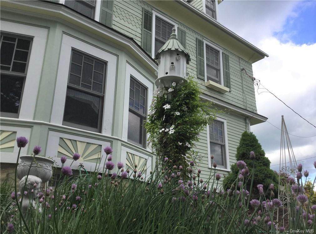 8 Dutcher Avenue - Photo 1