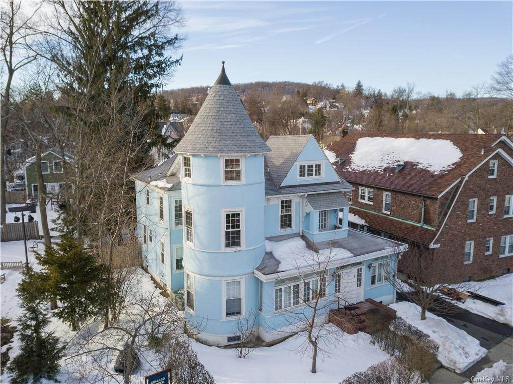 90 Broadway - Photo 1