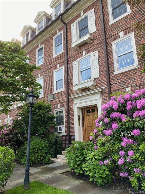 2 Alden Place - Photo 1