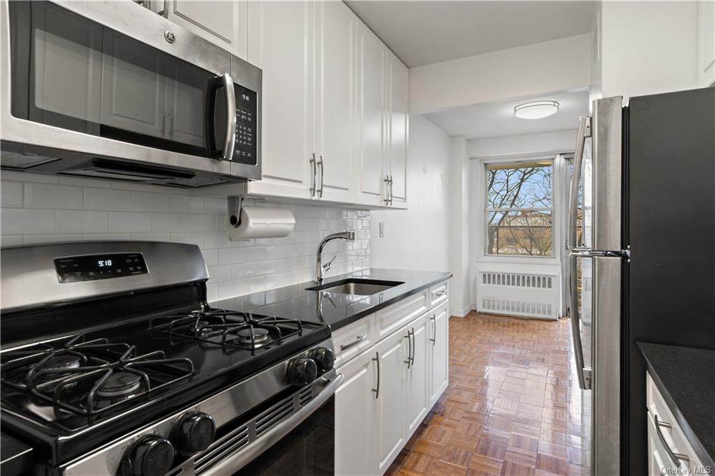 2550 Olinville Avenue - Photo 1