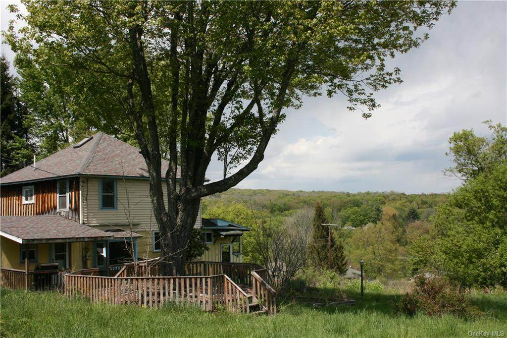 16 Patty Lane - Photo 1