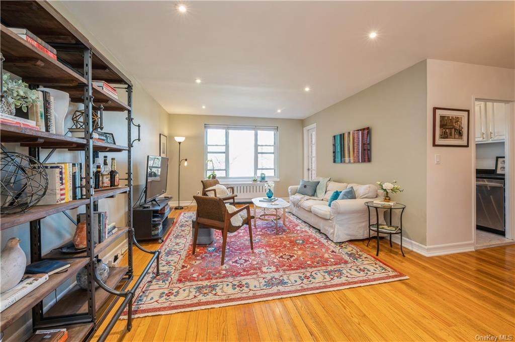 555 Broadway - Photo 1