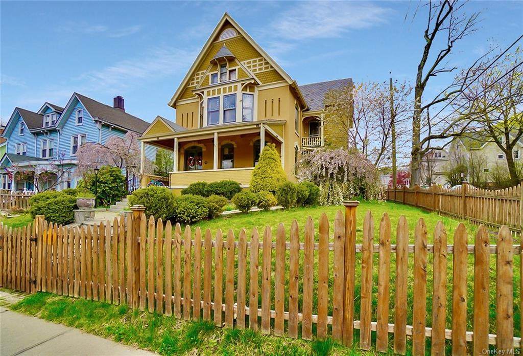 367 Smith Street - Photo 1