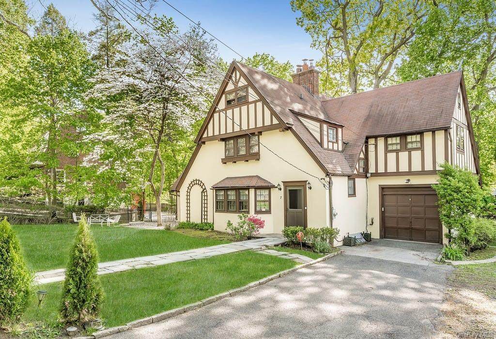 7 Overhill Road - Photo 1