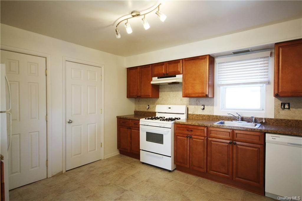 215 Highland Avenue - Photo 1