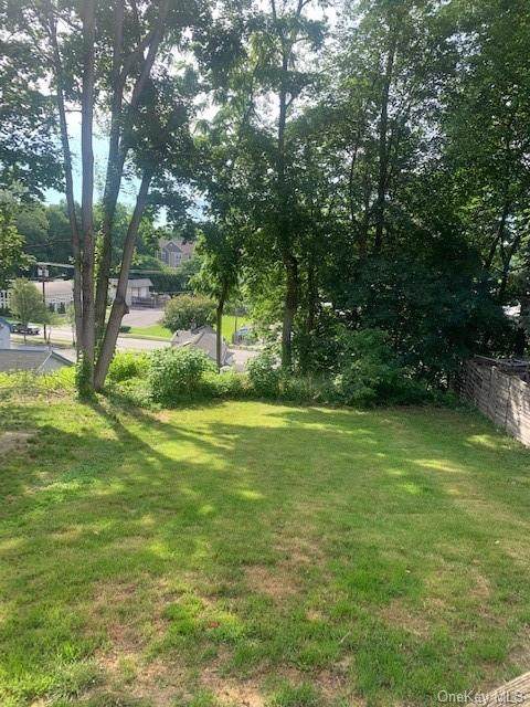 21 Du Bois Avenue - Photo 1