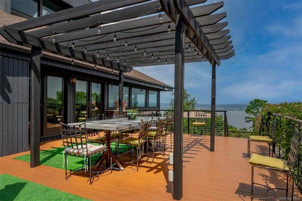 3 Tweed Boulevard - Photo 1