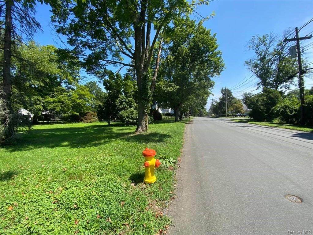 20 Laurel Road - Photo 1