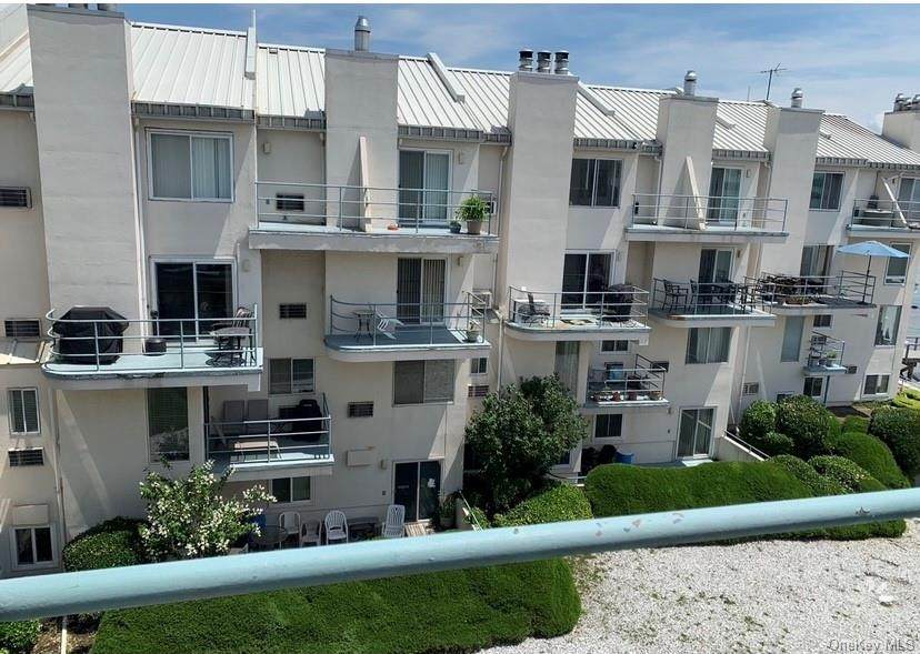 2716 Schurz Avenue - Photo 1