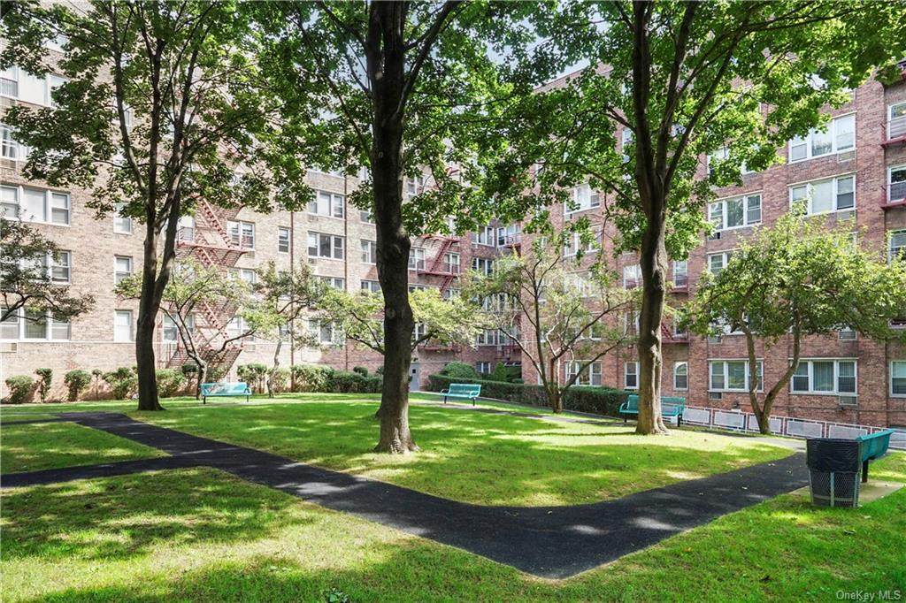 333 Bronx River Road - Photo 1