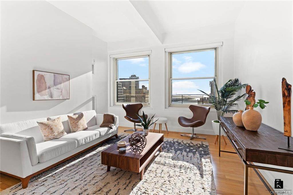 88 Greenwich Street - Photo 1