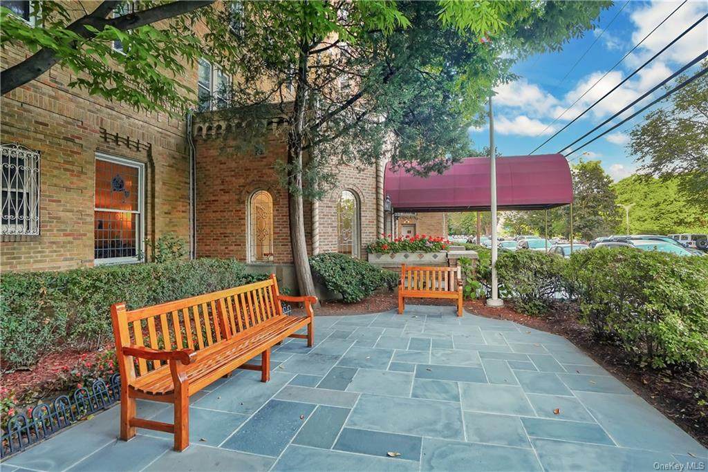 219 Bronx River Road - Photo 1