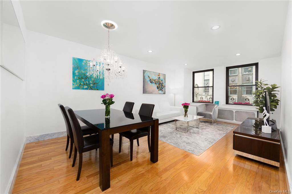 3 Hanover Square - Photo 1