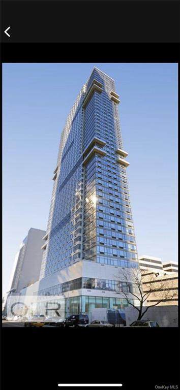 635 W 42nd Street - Photo 1