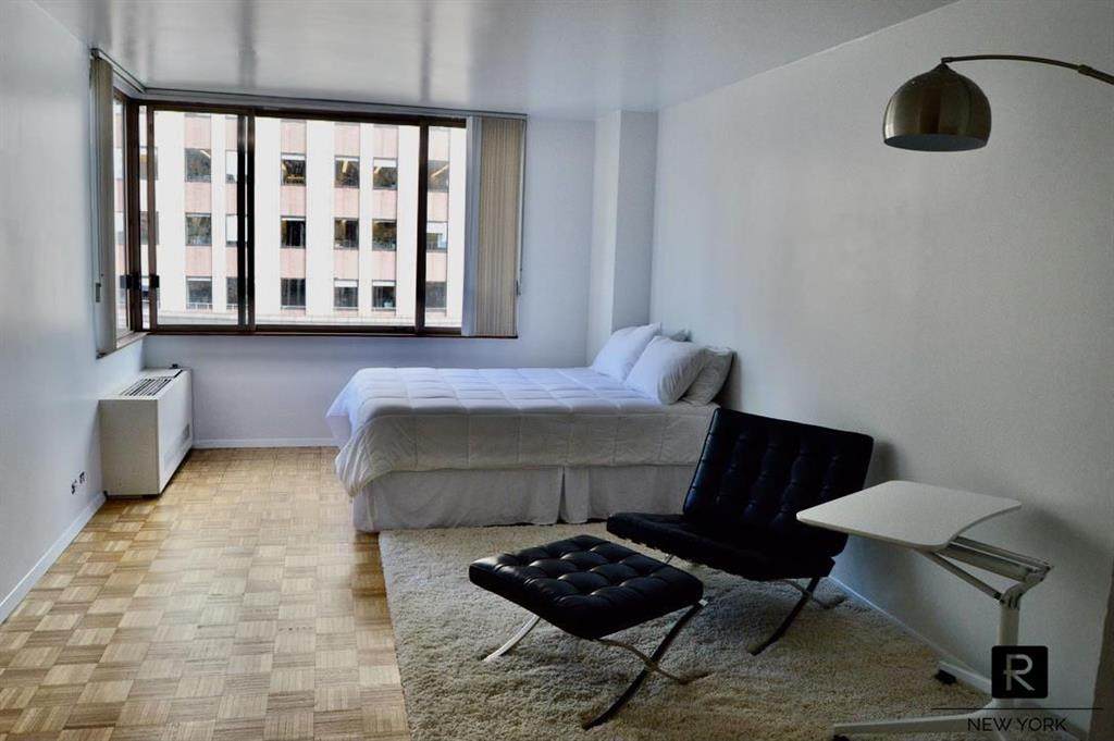 350 W 50th Street - Photo 1