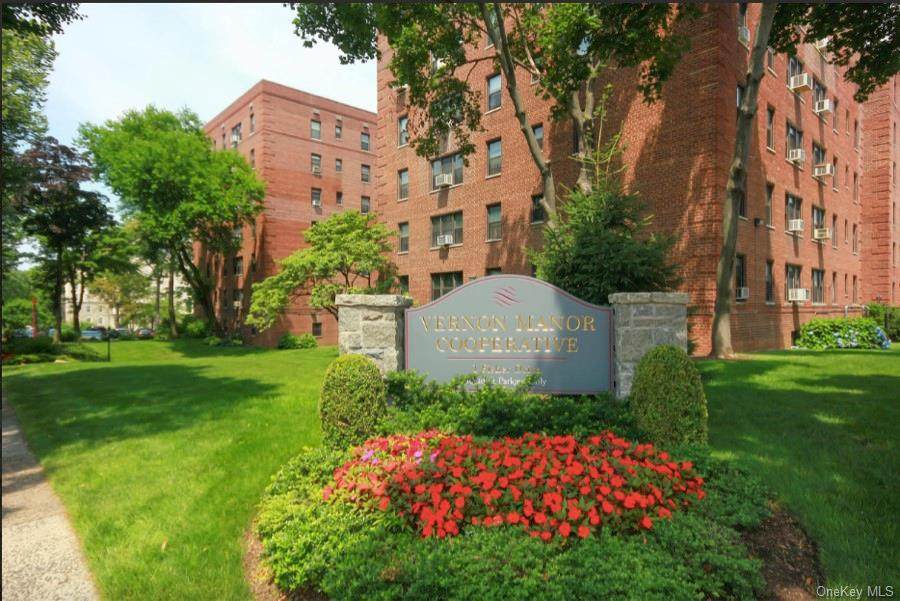 485 Lincoln Avenue - Photo 1