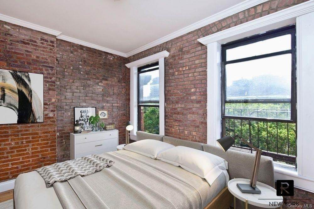 13 Essex Street - Photo 1
