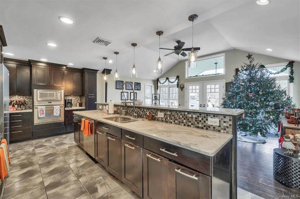 1 Sunset Drive - Photo 1