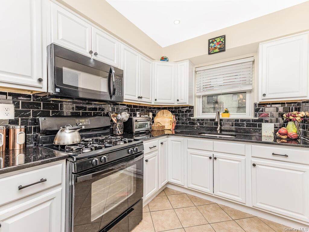 3925 De Reimer Avenue - Photo 1
