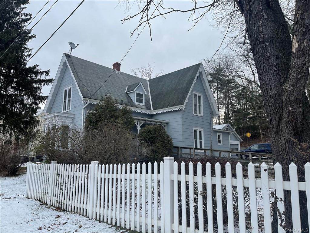 10 Minisink Avenue - Photo 1
