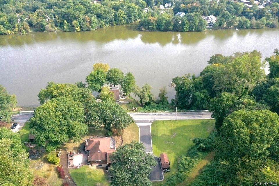 300 Westchester Avenue - Photo 1