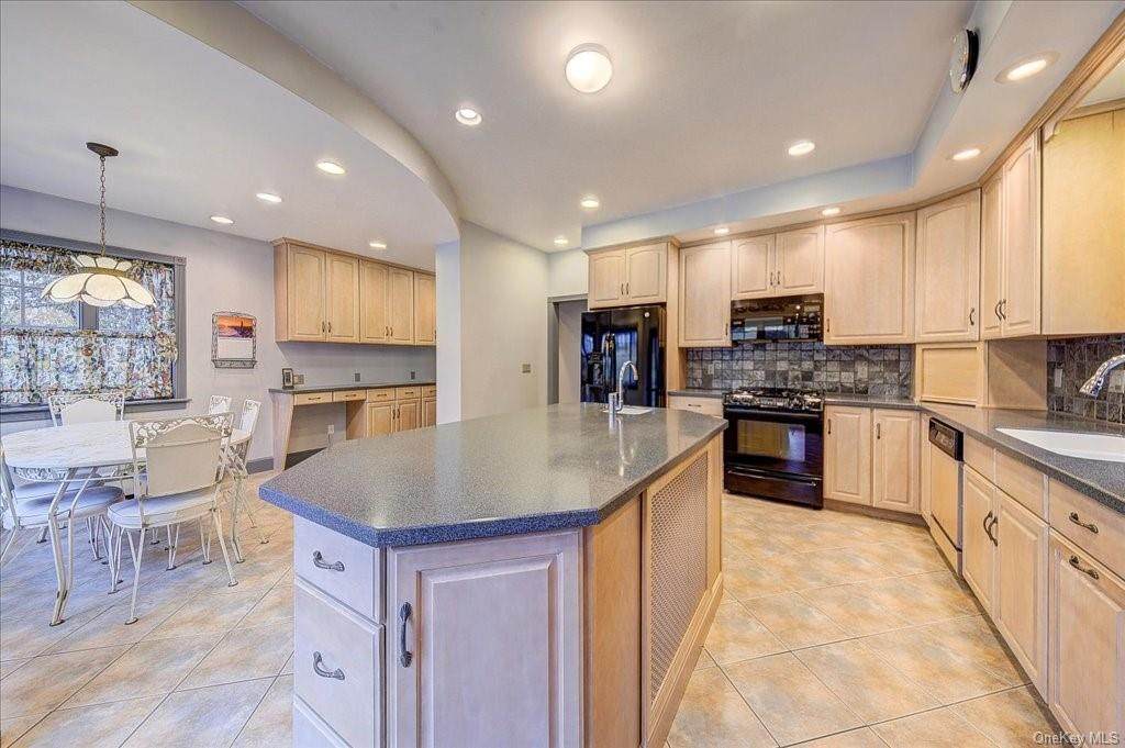 148 Highland Avenue - Photo 1
