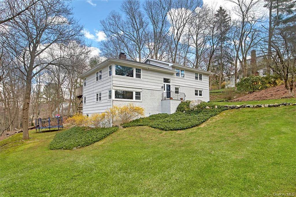 8 Pondfield Drive - Photo 1