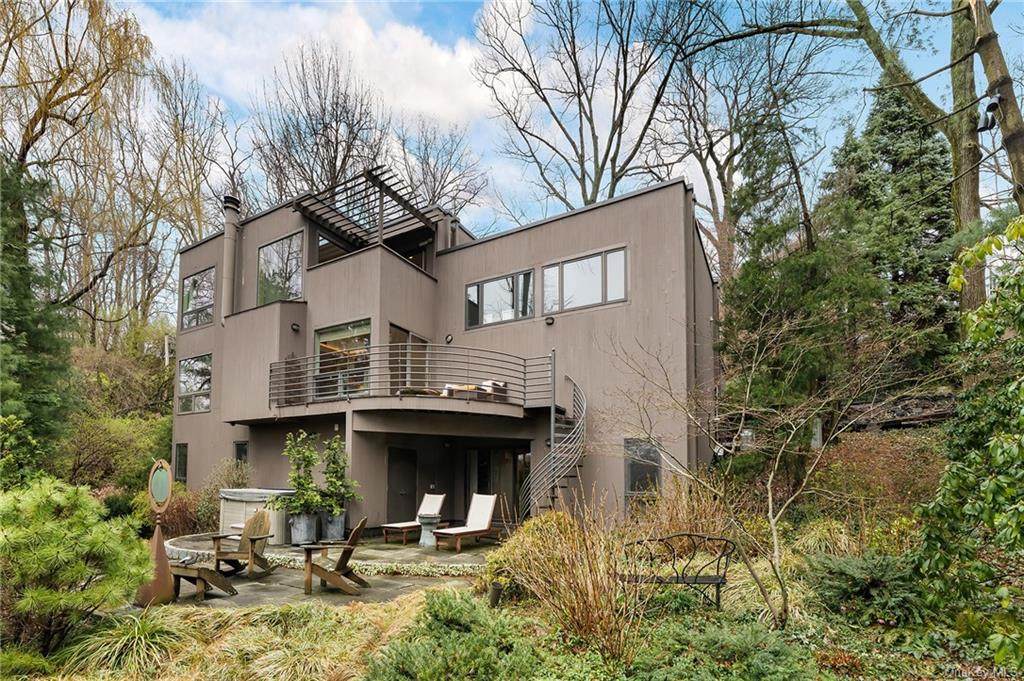 5605 Independence Avenue - Photo 1