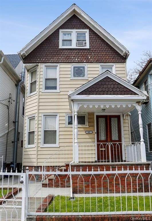 40 7th Avenue - Photo 1