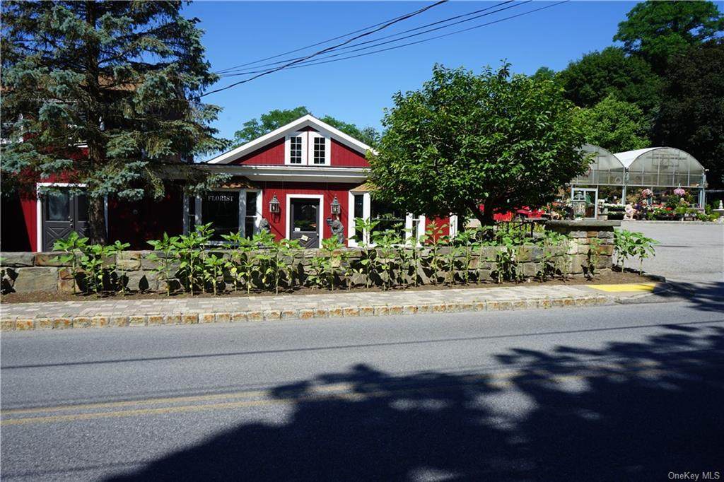 178 Charles Colman Boulevard - Photo 1