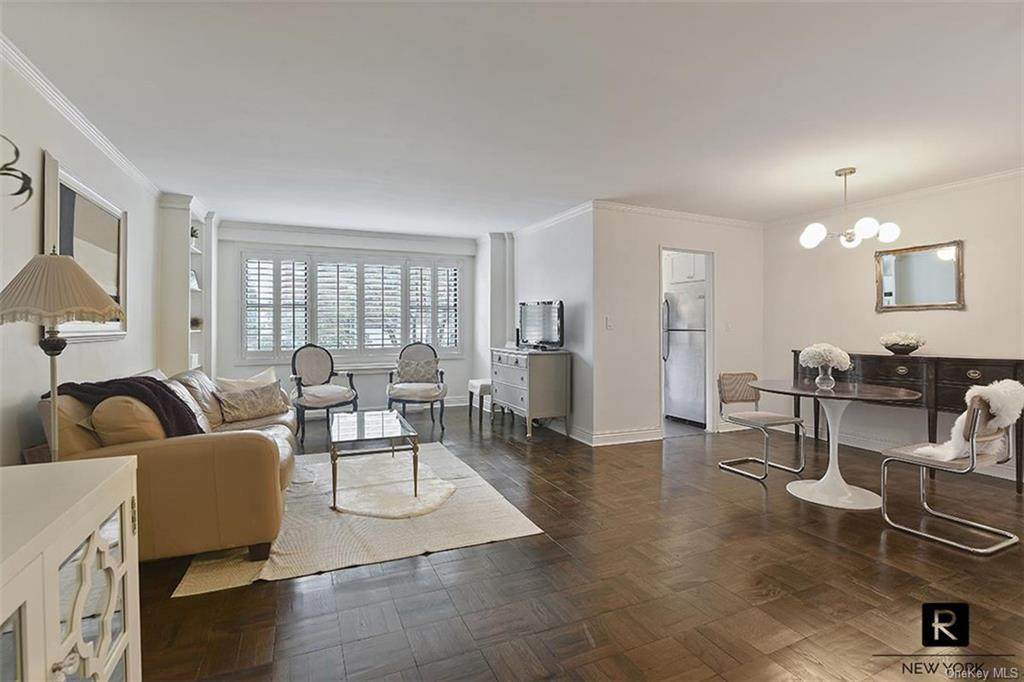 175 E 74th Street - Photo 1