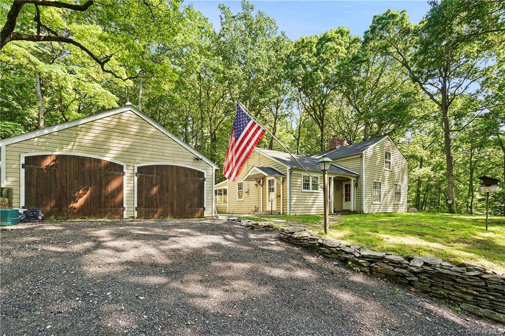 43 Ridgefield Avenue - Photo 1