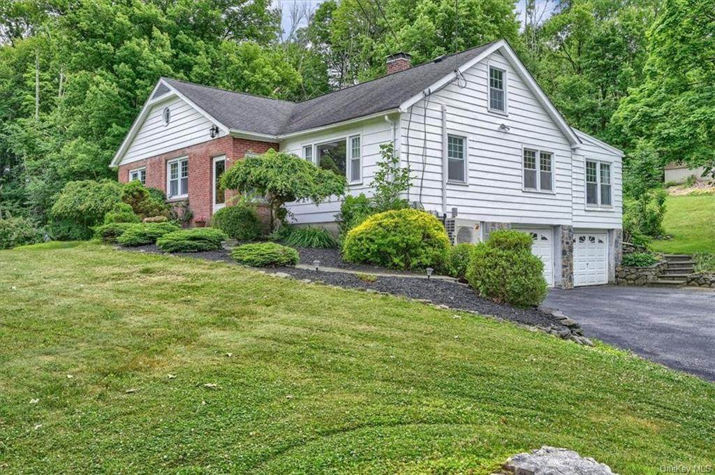 15 Circle Drive - Photo 1