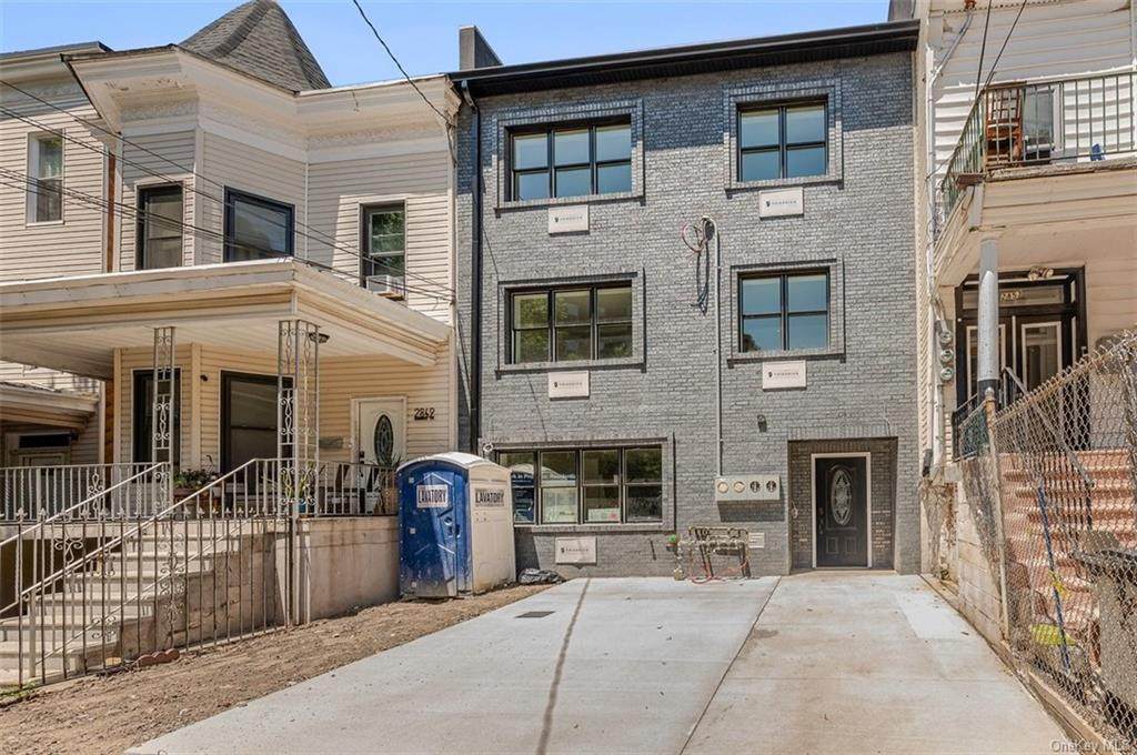 2851 Bainbridge Avenue - Photo 1