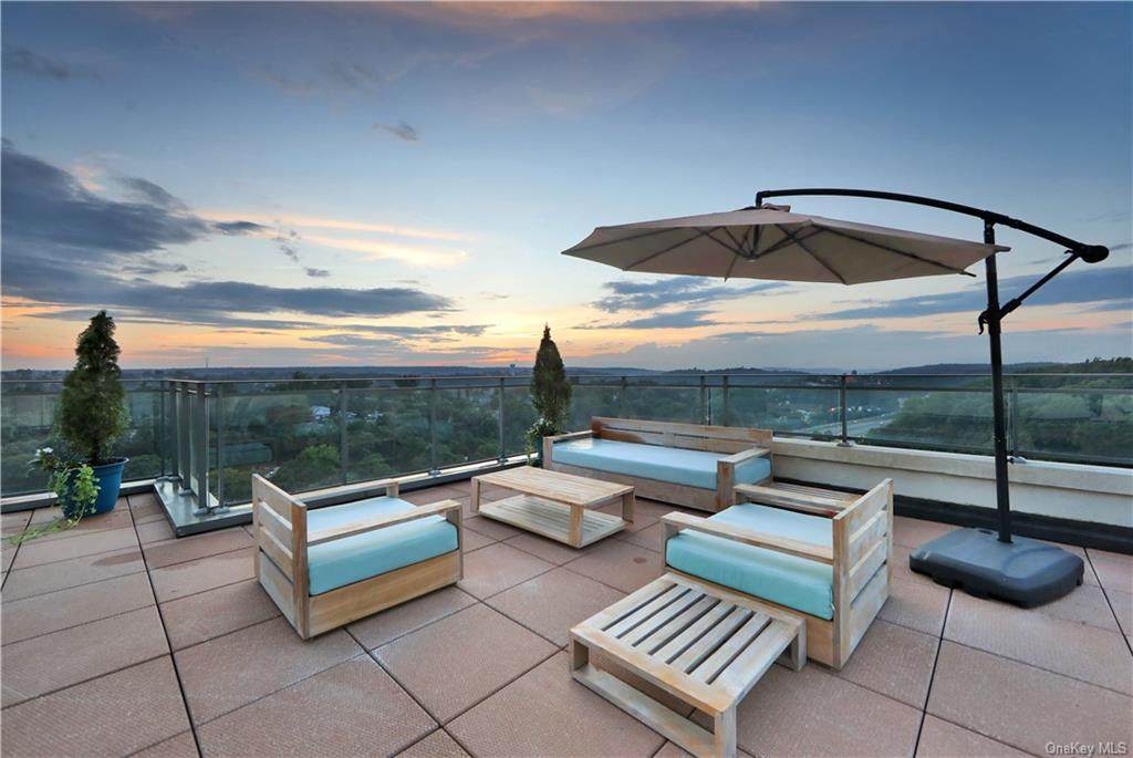 701 Ridge Hill Boulevard - Photo 1