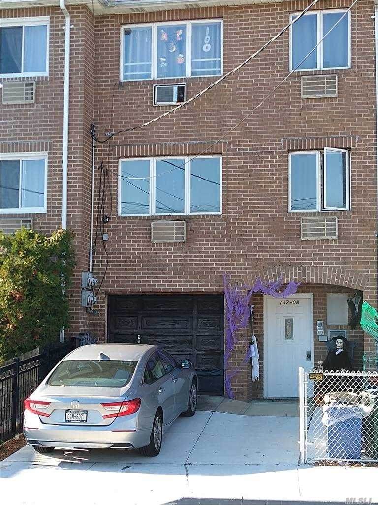 137-08 Centreville Street - Photo 1