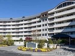 100 Harborview Drive - Photo 1