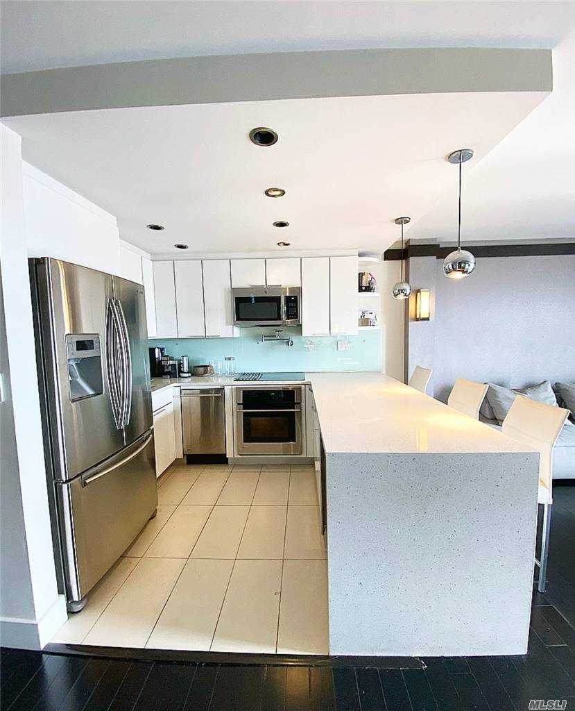 25-40 Shore Boulevard - Photo 1
