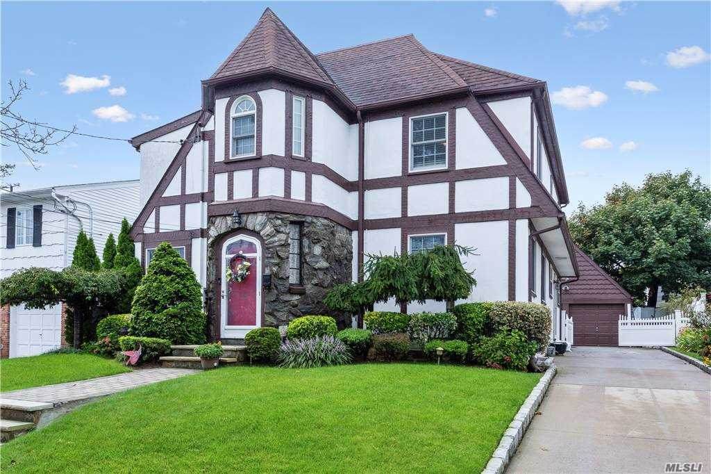 15 Howland Road - Photo 1