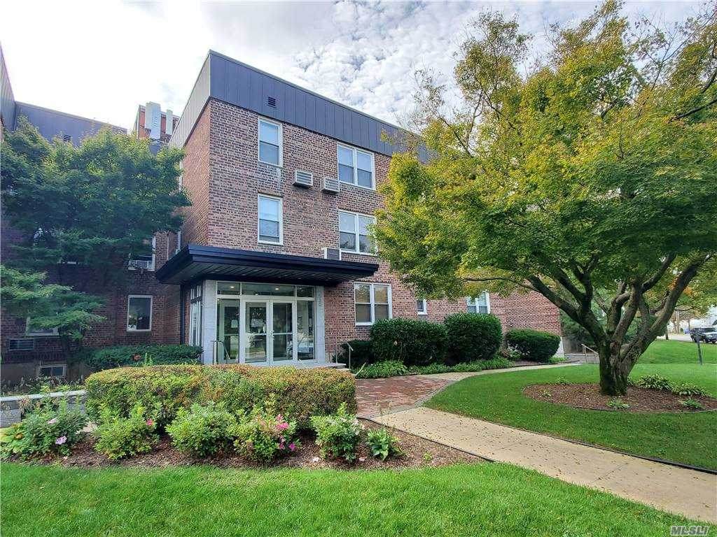 530 Dubois Avenue - Photo 1