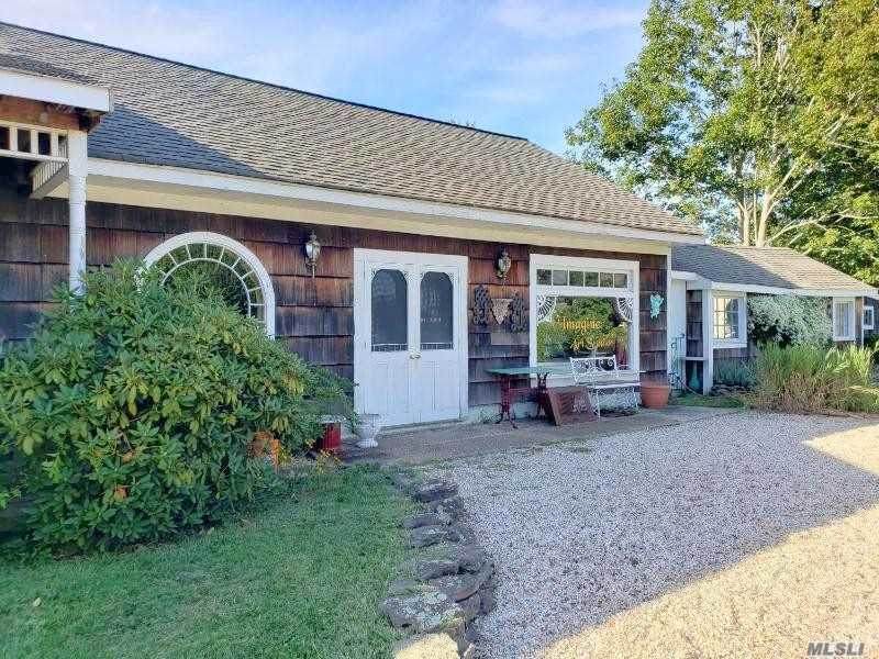 12 Herricks Lane - Photo 1