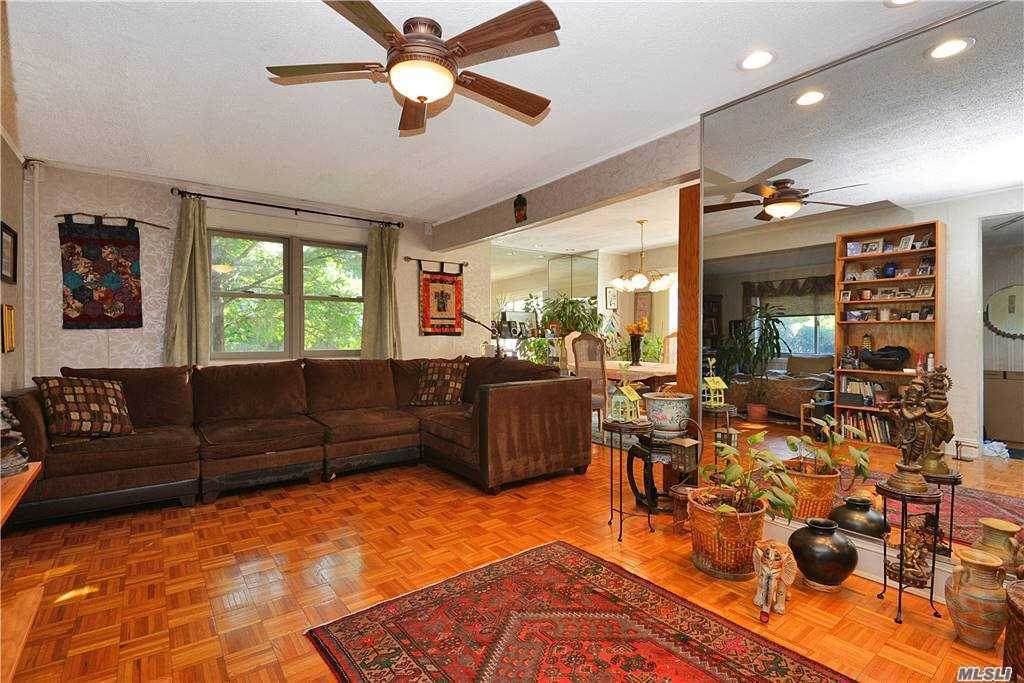 25 Conklin Avenue - Photo 1
