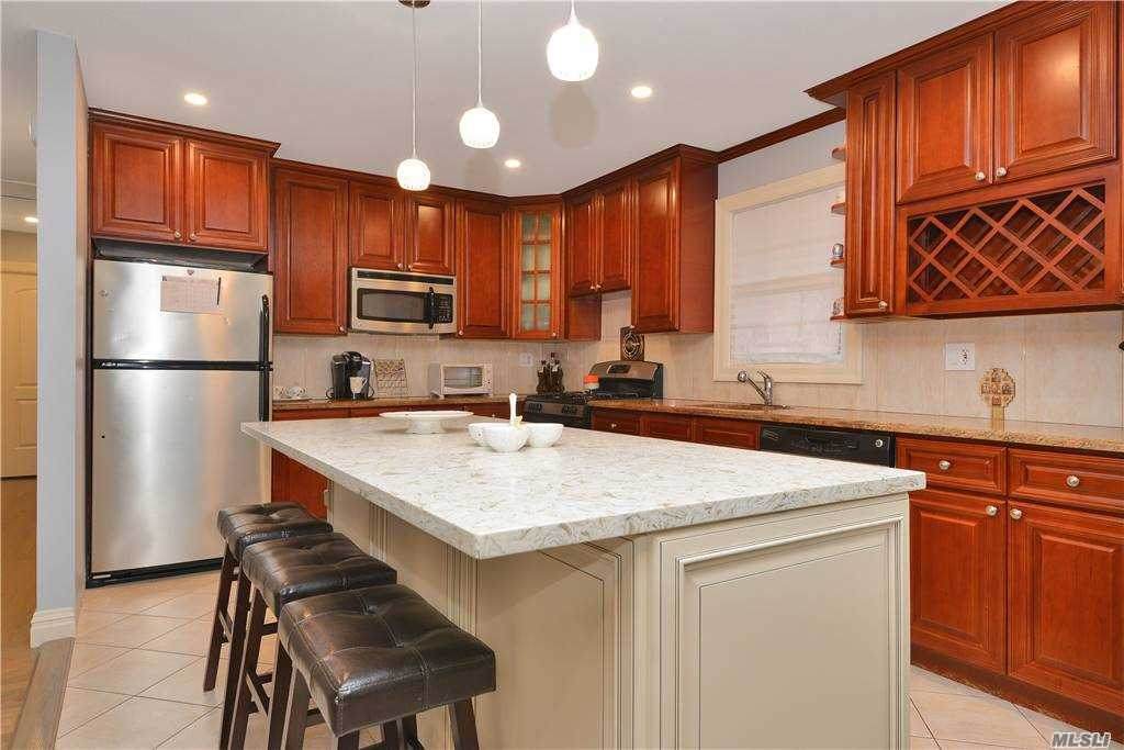 6-34 Clintonville Street - Photo 1
