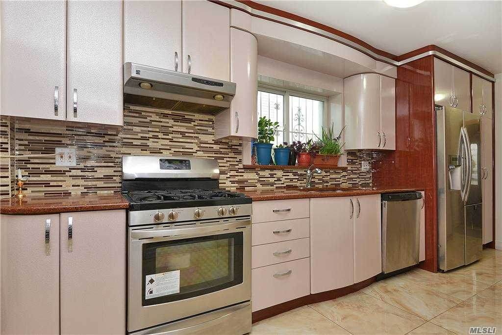 144-08 Grand Central Parkway - Photo 1