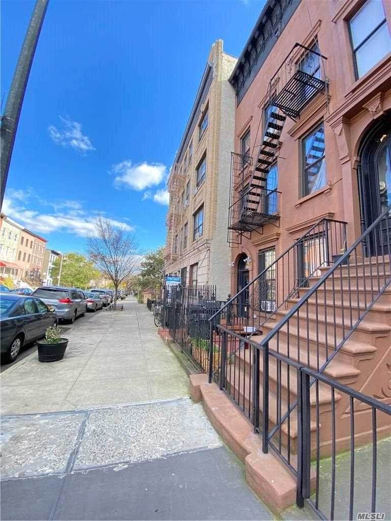 140 Madison - Photo 1