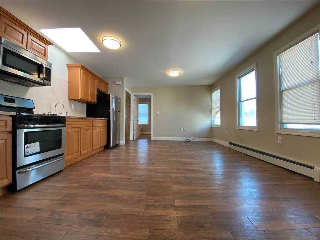 147-60 Coolidge Avenue - Photo 1