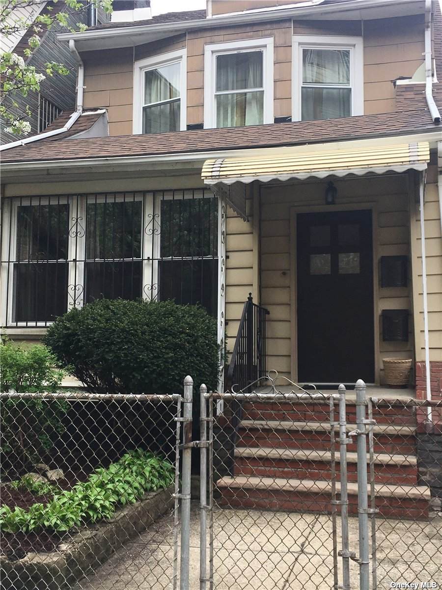 41-31 Denman Street - Photo 1