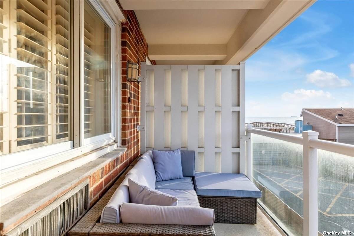 370 Broadway - Photo 1
