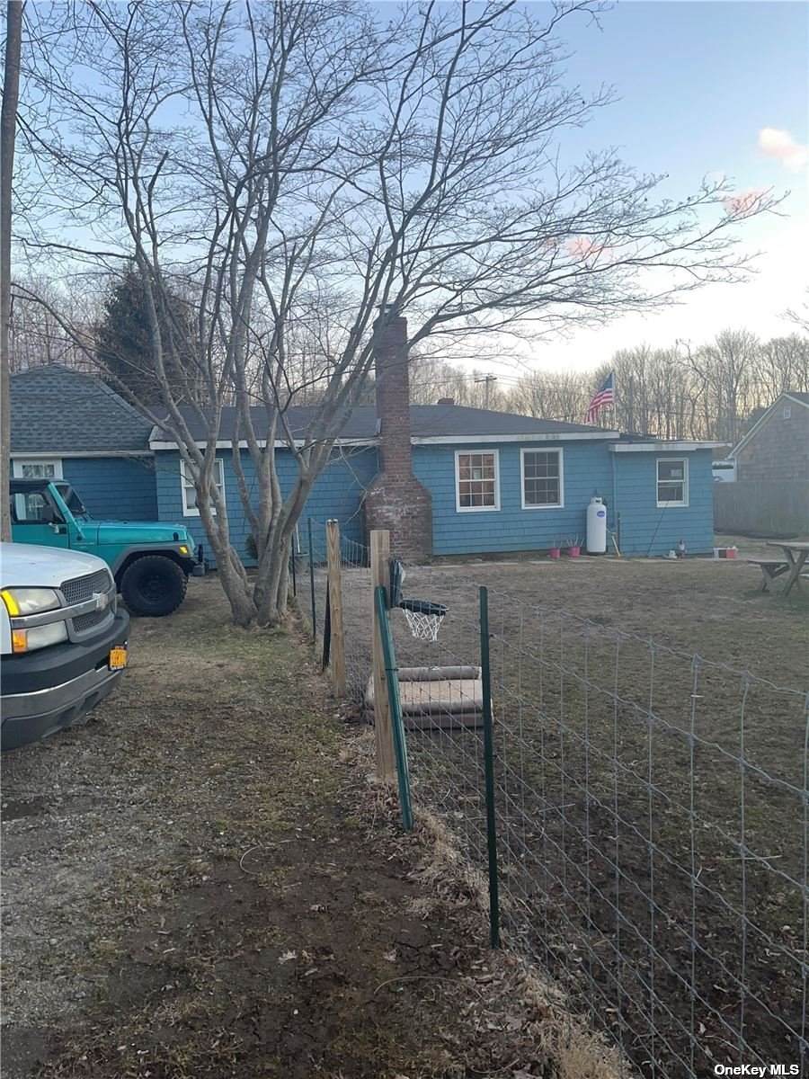 85 Moriches Boulevard - Photo 1