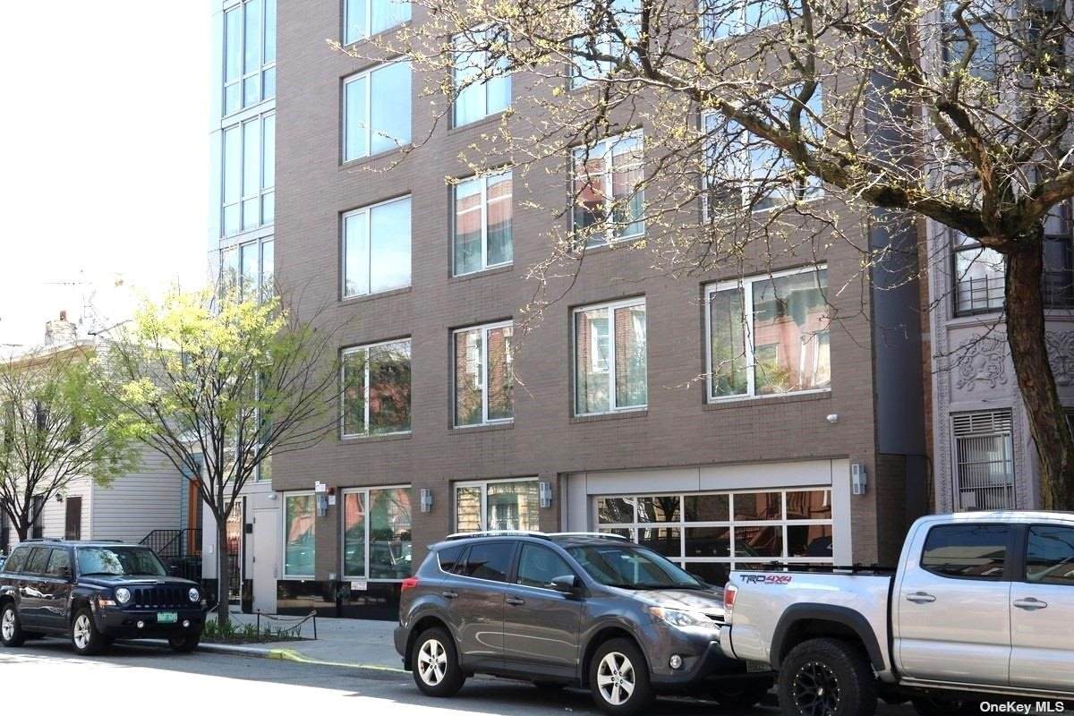 954 Bergen Street - Photo 1